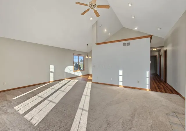Photo 3 of Single family home for sale at 17 Waters Edge Dr, Mount Vernon, OH 43050 | MLS# 226040216 | Listing updated on 2026-10-26
