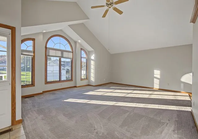 Photo 4 of Single family home for sale at 17 Waters Edge Dr, Mount Vernon, OH 43050 | MLS# 226040216 | Listing updated on 2026-10-26