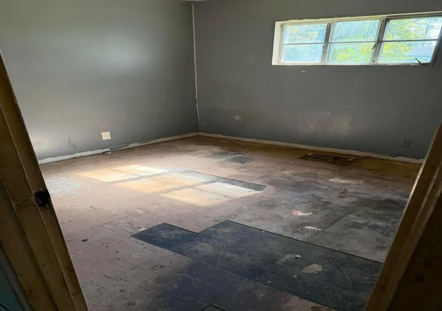 Photo 4 of Single family home for sale at 4391 Kumler Dr, Columbus, OH 43213 | MLS# 226040212 | Listing updated on 2026-10-24