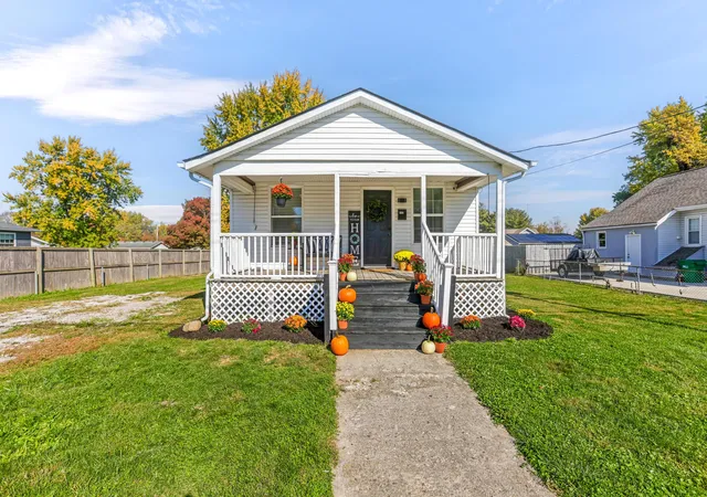 Photo 2 of Single family home for sale at 1600 Obetz Ave, Obetz, OH 43207 | MLS# 226040972 | Listing updated on 2026-10-30