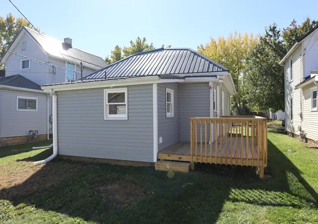 Photo 2 of Single family home for sale at 930 Millwood Ave, Washington Court House, OH 43160 | MLS# 226040254 | Listing updated on 2026-10-25