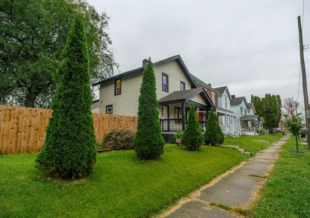 Photo 2 of Single family home for sale at 410 S Wayne Ave, Columbus, OH 43204 | MLS# 226040259 | Listing updated on 2026-10-31