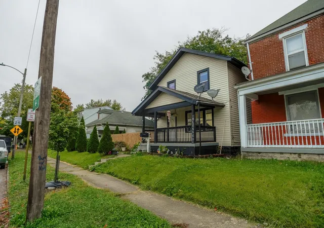 Photo 3 of Single family home for sale at 410 S Wayne Ave, Columbus, OH 43204 | MLS# 226040259 | Listing updated on 2026-10-31