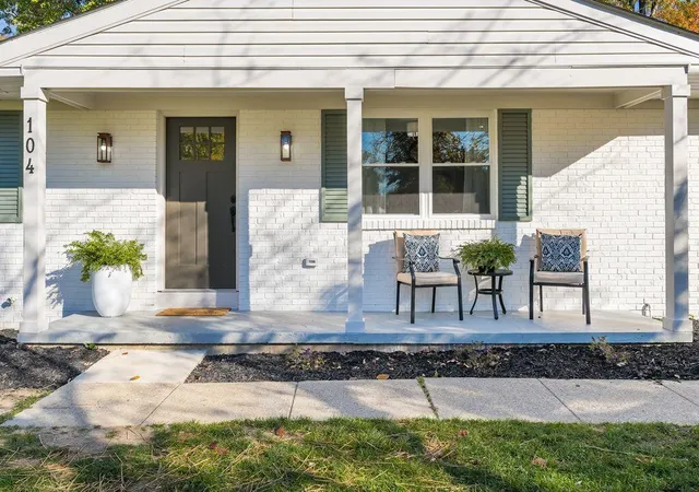 Photo 2 of Sale Pending at 104 Woodbridge Pl, Reynoldsburg, OH 43068 | MLS# 226040464 | Listing updated on 2026-10-27