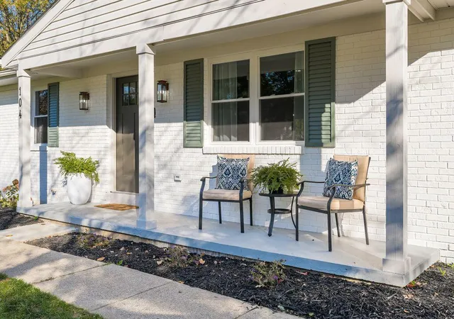 Photo 3 of Sale Pending at 104 Woodbridge Pl, Reynoldsburg, OH 43068 | MLS# 226040464 | Listing updated on 2026-10-27