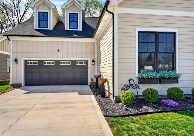 Photo 3 of Single family home for sale at 36 N Clinton St, Canal Winchester, OH 43110 | MLS# 226040317 | Listing updated on 2026-10-23