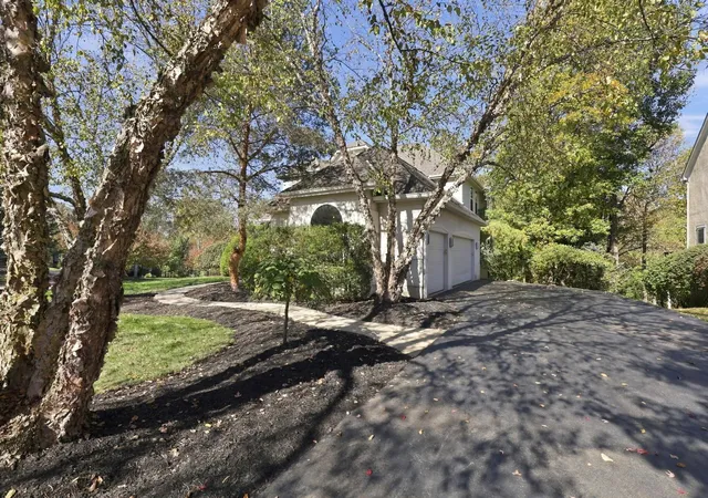 Photo 2 of Single family home for sale at 3269 Mccammon Chase Dr, Lewis Center, OH 43035 | MLS# 226040391 | Listing updated on 2026-10-25
