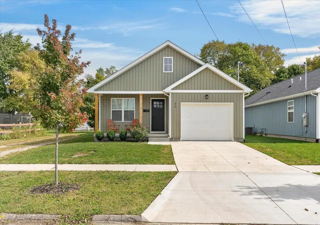 Photo 1 of Single family home for sale at 30 Maple St, Jeffersonville, OH 43128 | MLS# 226040315 | Listing updated on 2026-10-23
