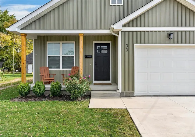 Photo 3 of Single family home for sale at 30 Maple St, Jeffersonville, OH 43128 | MLS# 226040315 | Listing updated on 2026-10-23