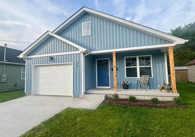 Photo 4 of Single family home for sale at 32 Maple St, Jeffersonville, OH 43128 | MLS# 226040320 | Listing updated on 2026-10-23