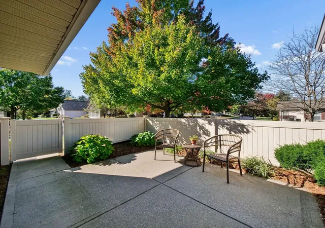 Photo 3 of Condo for sale at 158 Stonebend Dr, Powell, OH 43065 | MLS# 226040483 | Listing updated on 2026-10-26