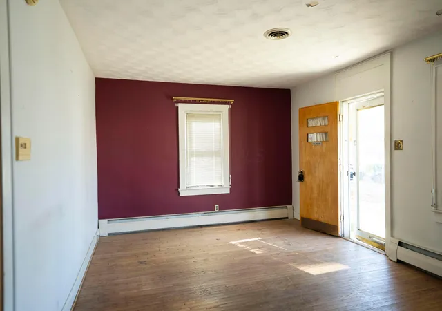 Photo 3 of Single family home for sale at 258 Locust St, Chillicothe, OH 45601 | MLS# 226040424 | Listing updated on 2026-10-27