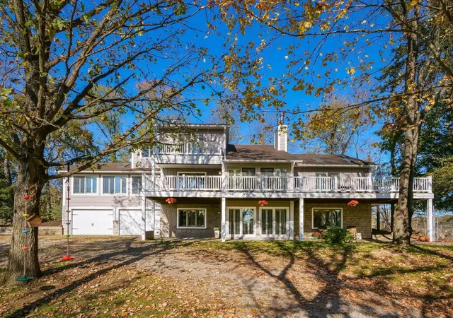 Photo 1 of Single family home for sale at 17041 Tulloss Rd, Mount Vernon, OH 43050 | MLS# 226040395 | Listing updated on 2026-10-28