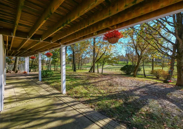Photo 4 of Single family home for sale at 17041 Tulloss Rd, Mount Vernon, OH 43050 | MLS# 226040395 | Listing updated on 2026-10-28