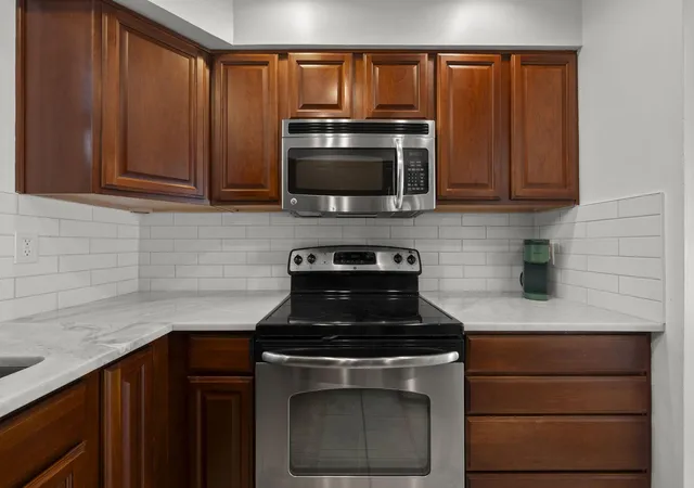 Photo 4 of Condo for sale at 1387 Bluff Ave #A, Columbus, OH 43212 | MLS# 226040411 | Listing updated on 2026-10-28