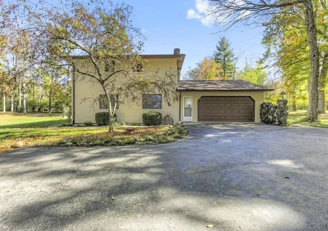 Photo 4 of Single family home for sale at 2450 Musser Rd NE, Baltimore, OH 43105 | MLS# 226040396 | Listing updated on 2026-10-26