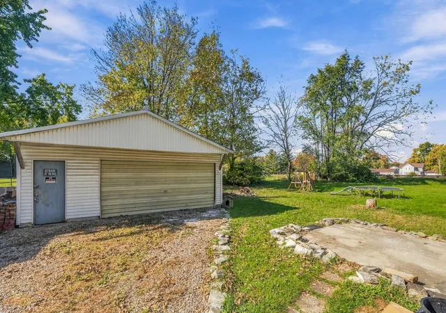 Photo 3 of Single family home for sale at 229 Jefferson St, Marion, OH 43302 | MLS# 226040422 | Listing updated on 2026-10-30
