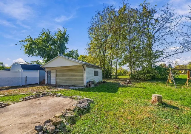 Photo 4 of Single family home for sale at 229 Jefferson St, Marion, OH 43302 | MLS# 226040422 | Listing updated on 2026-10-30