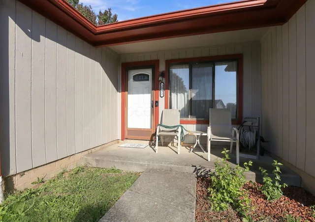 Photo 1 of Single family home for sale at 3092 Falcon Brg Dr, Columbus, OH 43232 | MLS# 226040401 | Listing updated on 2026-10-24