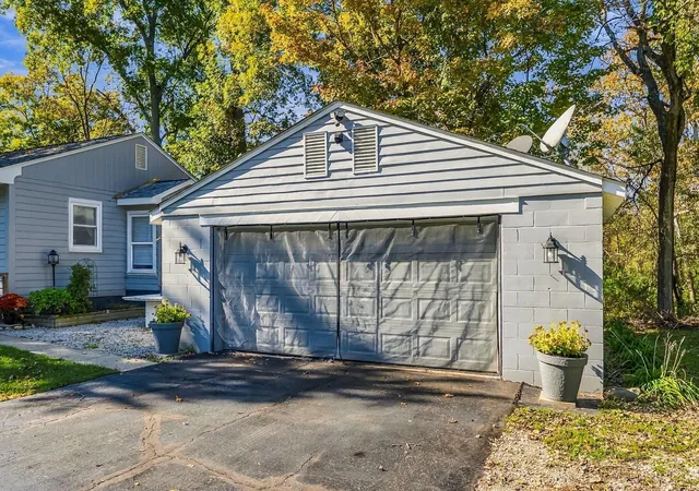 Photo 3 of Single family home for sale at 5523 Walnut View Blvd, Columbus, OH 43230 | MLS# 226040493 | Listing updated on 2026-10-27