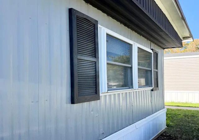 Photo 1 of Single family home for sale at 206 Rhode Is Rd, Elyria, OH 44035 | MLS# 226040417 | Listing updated on 2026-10-27