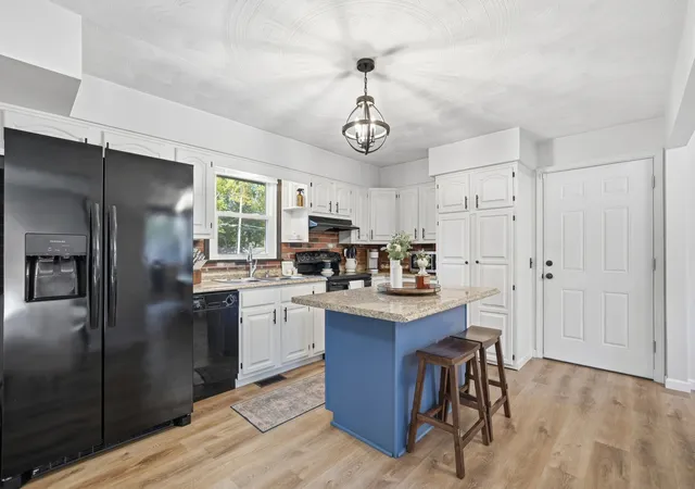Photo 2 of Single family home for sale at 1105 Shady Ln, Ashland, OH 44805 | MLS# 226040594 | Listing updated on 2026-10-26