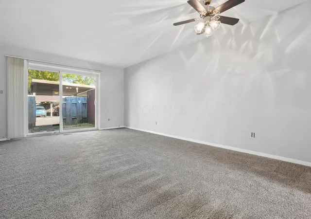 Listing Photo 4 - Condo for sale in building located at 2336 Woodbrook Cir N, Columbus, OH 43223 - Unit #B