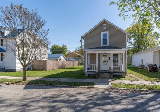 Photo 3 of Single family home for sale at 821 Broadway St, Washington Court House, OH 43160 | MLS# 226040472 | Listing updated on 2026-10-25