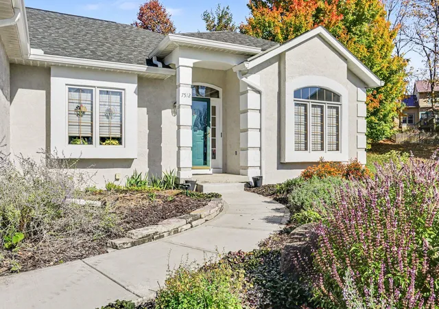 Photo 3 of Single family home for sale at 7512 Lismore Dr, Reynoldsburg, OH 43068 | MLS# 226040949 | Listing updated on 2026-10-30