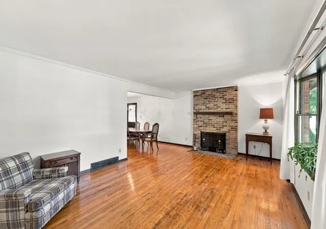 Photo 2 of Single family home for sale at 2135 Lane Rd, Columbus, OH 43220 | MLS# 226040654 | Listing updated on 2026-10-26