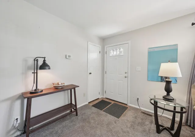 Photo 4 of Single family home for sale at 552 Fairholme Rd, Columbus, OH 43230 | MLS# 226040501 | Listing updated on 2026-10-31