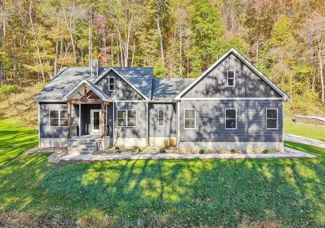 Photo 1 of Single family home for sale at 19 Mcgrery Rd SW, Lancaster, OH 43130 | MLS# 226040503 | Listing updated on 2026-10-26