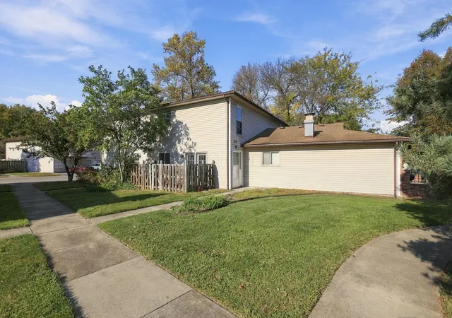 Listing Photo 1 - Condo for sale in building located at 2014 Burwell Dr, Columbus, OH 43209