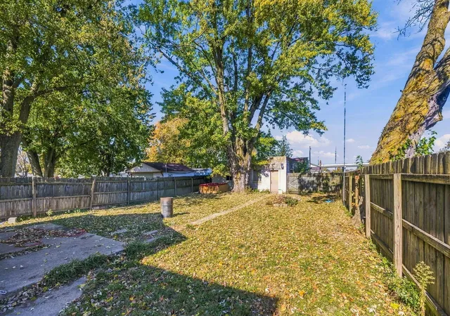 Photo 3 of Single family home for sale at 562 Wood St, Marion, OH 43302 | MLS# 226040826 | Listing updated on 2026-10-27