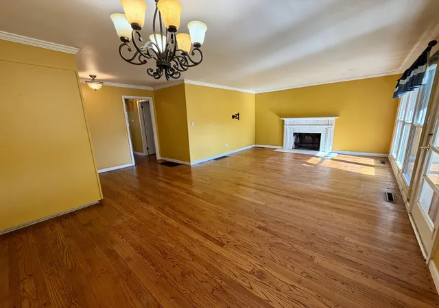 Photo 3 of Single family home for sale at 2579 Swansea Rd, Columbus, OH 43221 | MLS# 226040534 | Listing updated on 2026-10-27