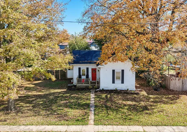 Photo 3 of Single family home for sale at 258 N Central Ave, Utica, OH 43080 | MLS# 226040593 | Listing updated on 2026-10-27