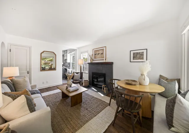 Photo 2 of Single family home for sale at 159 W N Broadway St, Columbus, OH 43214 | MLS# 226040601 | Listing updated on 2026-10-26