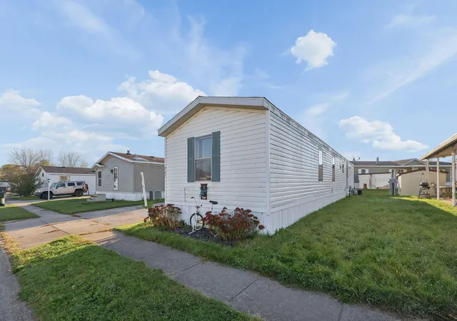 Photo 2 of Single family home for sale at 265 Roundtop Rd, Columbus, OH 43207 | MLS# 226040577 | Listing updated on 2026-10-25
