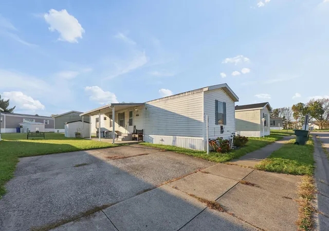 Photo 3 of Single family home for sale at 265 Roundtop Rd, Columbus, OH 43207 | MLS# 226040577 | Listing updated on 2026-10-25