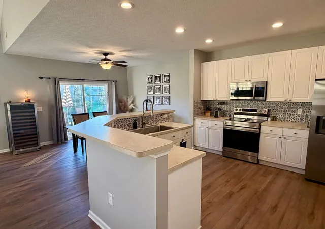 Listing Photo 1 - Condo for sale in building located at 3833 Gabrielle Dr, Dublin, OH 43016
