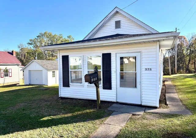 Photo 2 of Single family home for sale at 371 Triumph St, Jackson, OH 45640 | MLS# 226040605 | Listing updated on 2026-10-28