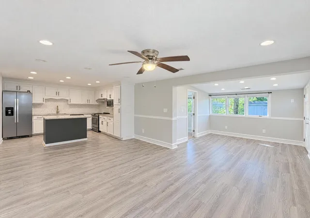 Photo 2 of Single family home for sale at 3753 Big Walnut Dr, Groveport, OH 43125 | MLS# 226040607 | Listing updated on 2026-10-26