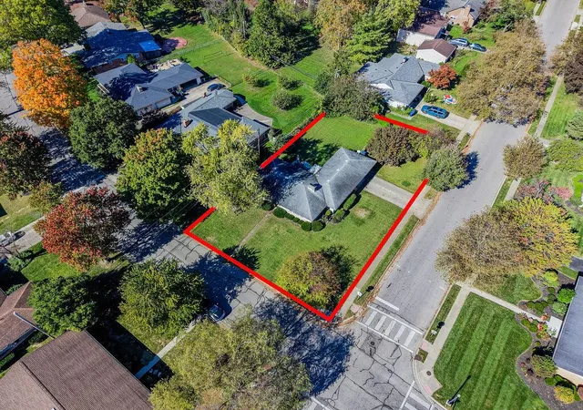 Photo 4 of Single family home for sale at 2568 Scottwood Rd, Columbus, OH 43209 | MLS# 226040912 | Listing updated on 2026-10-28