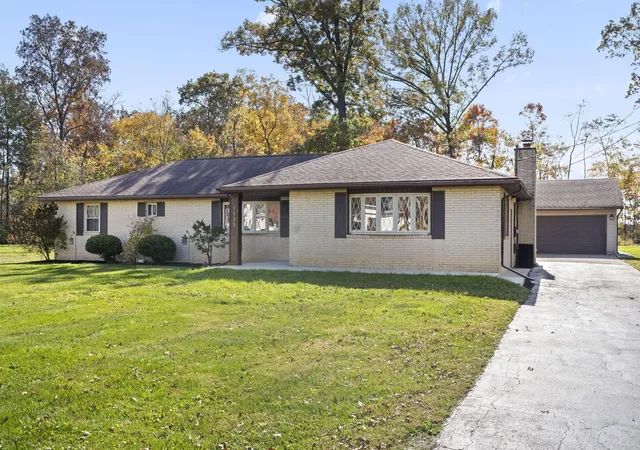 Photo 2 of Single family home for sale at 1135 Owens Rd W, Marion, OH 43302 | MLS# 226040909 | Listing updated on 2026-10-28