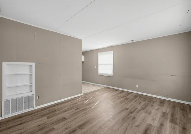 Photo 3 of Single family home for sale at 220 S Yearling Rd, Columbus, OH 43213 | MLS# 226040919 | Listing updated on 2026-10-28