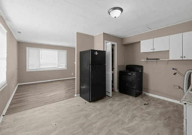 Photo 4 of Single family home for sale at 220 S Yearling Rd, Columbus, OH 43213 | MLS# 226040919 | Listing updated on 2026-10-28
