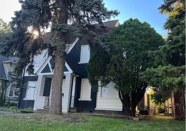 Photo 2 of Single family home for sale at 959 Kelton Ave, Columbus, OH 43206 | MLS# 226040637 | Listing updated on 2026-10-26