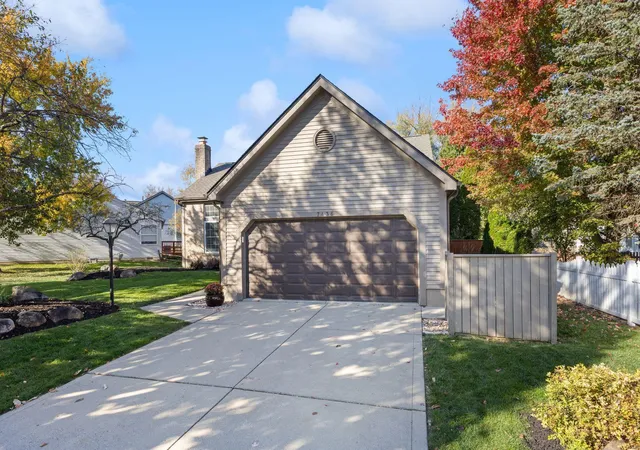 Photo 1 of Single family home for sale at 7436 Oakmeadows Dr, Columbus, OH 43085 | MLS# 226040724 | Listing updated on 2026-10-30