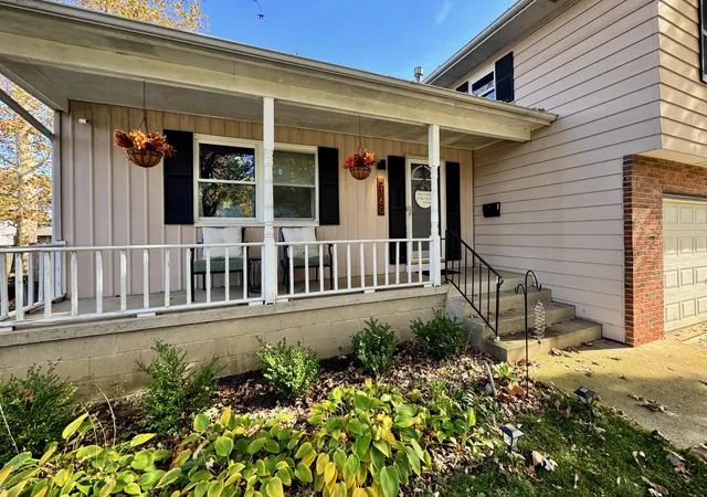 Photo 2 of Single family home for sale at 5160 Paw Rd, Columbus, OH 43229 | MLS# 226040725 | Listing updated on 2026-10-28