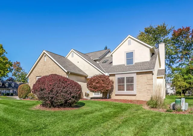 Photo 3 of Single family home for sale at 7914 Panary Ct, Reynoldsburg, OH 43068 | MLS# 226040672 | Listing updated on 2026-10-26